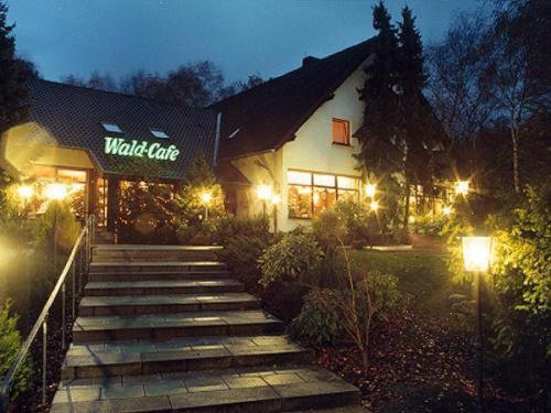Wald-Cafe Hotel-Restaurant Бон Екстериор снимка
